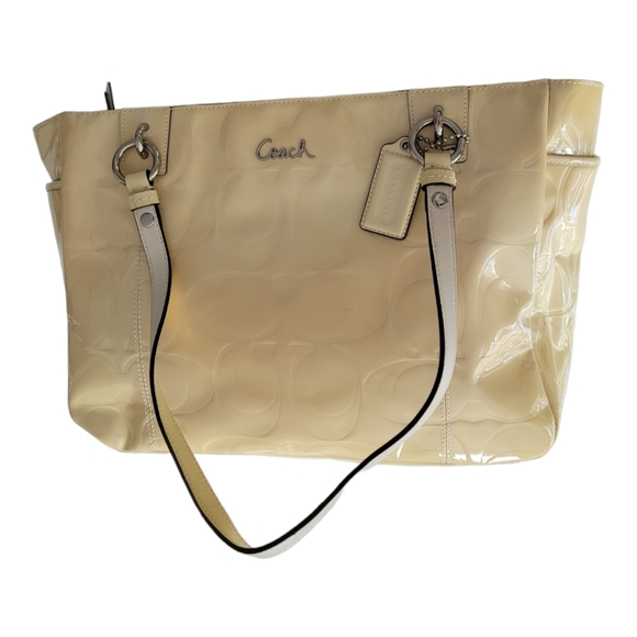 Coach Shoulder bag. Zip closure. - Picture 10 of 15